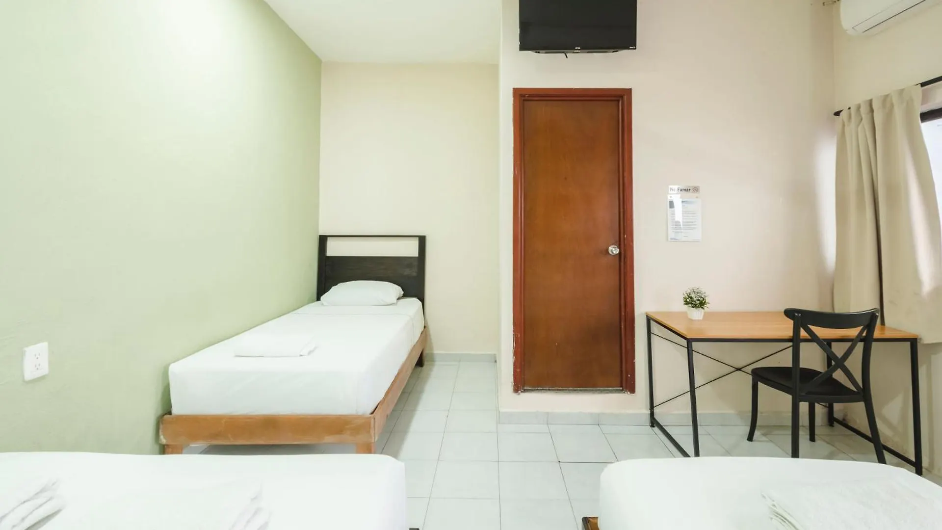Hotel Quiam بلايا ديل كارمن 0*,
