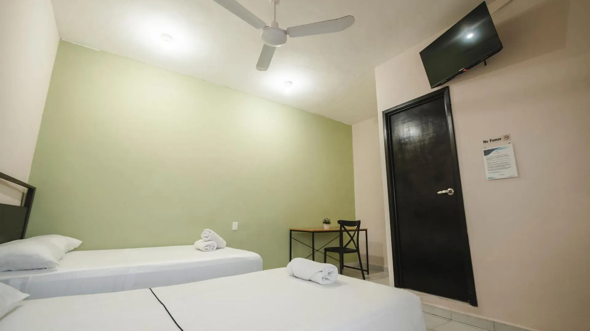 Hotel Quiam بلايا ديل كارمن المكسيك